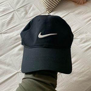 Black Nike hat